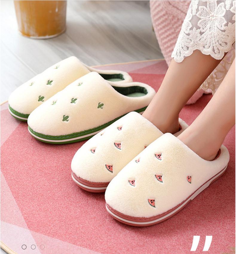 Anti-Slip Berry Patterned Warm Plush Slippers Anti-Slip Berry Patterned Warm Plush Slippers