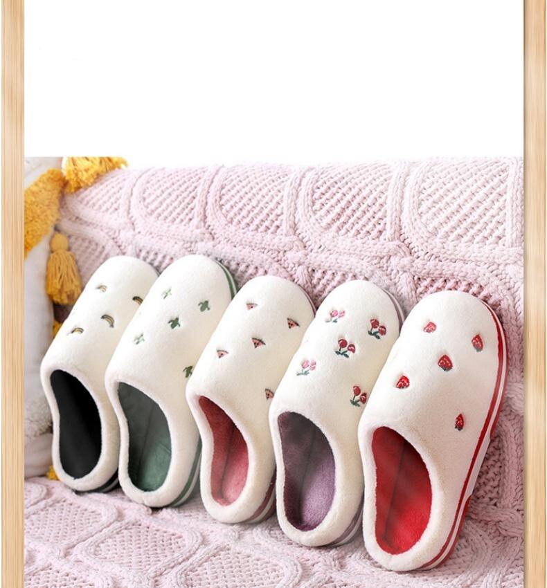 Anti-Slip Berry Patterned Warm Plush Slippers Anti-Slip Berry Patterned Warm Plush Slippers