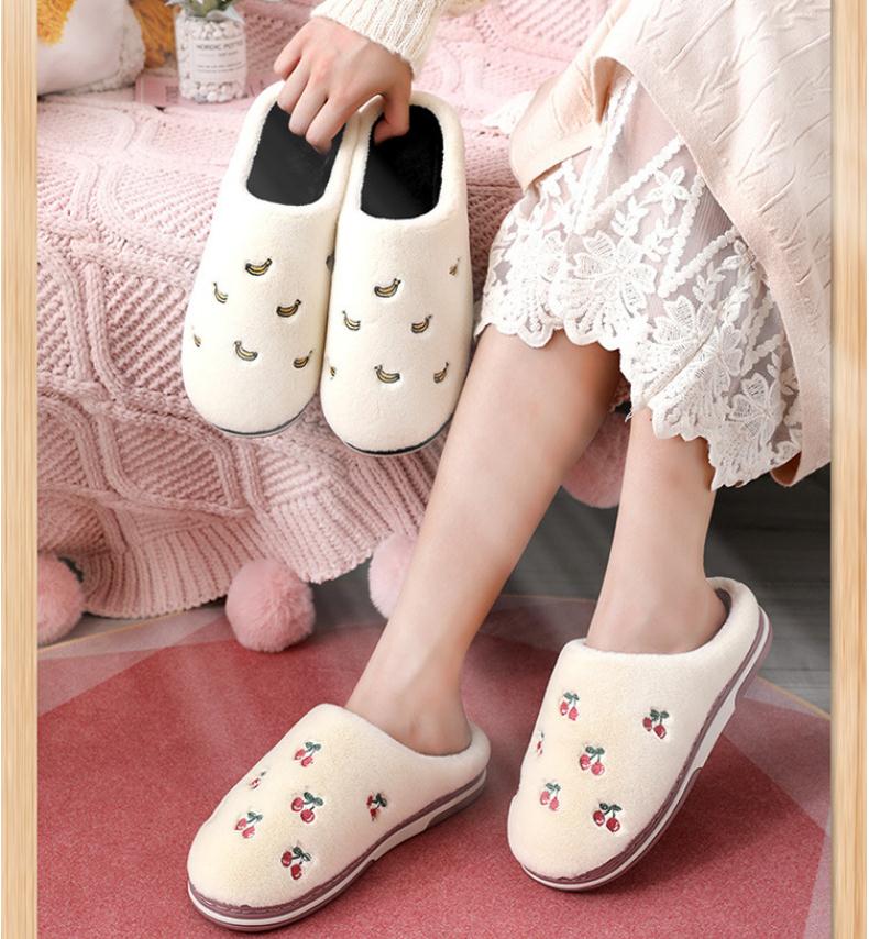 Anti-Slip Berry Patterned Warm Plush Slippers Anti-Slip Berry Patterned Warm Plush Slippers