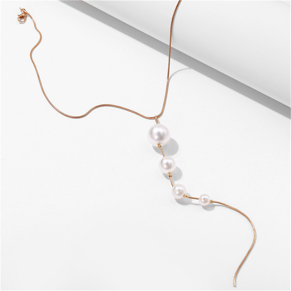 Charming Pearl Necklace for Women