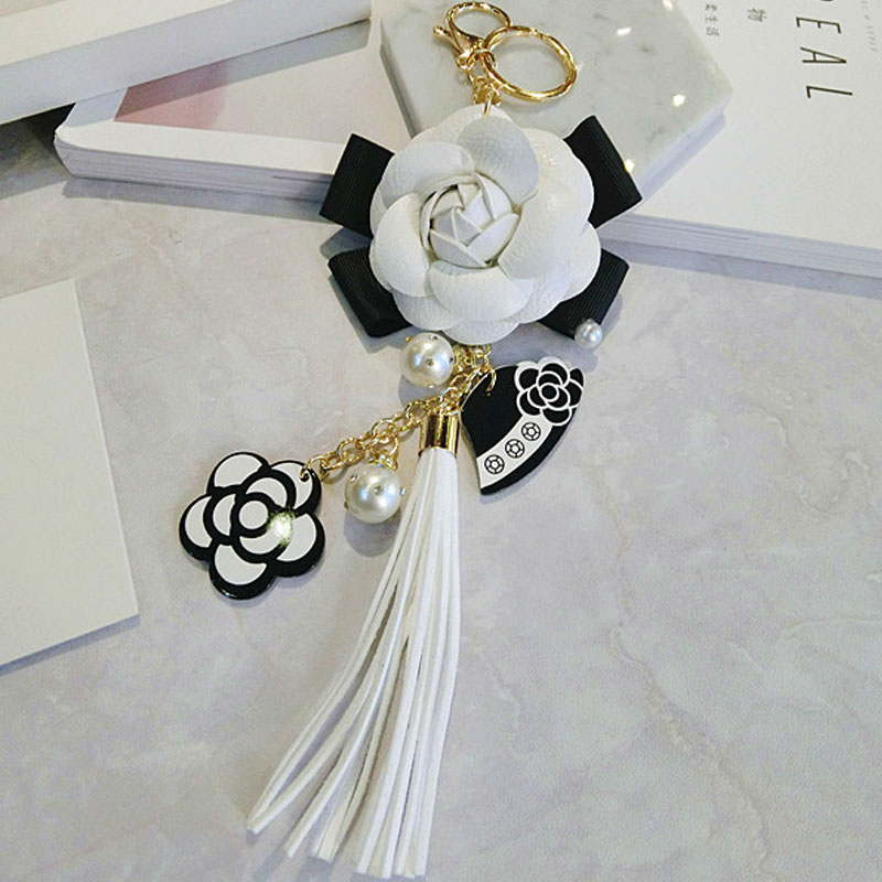 Luxury Black / White Leather Rose Keychain for Women Keychains Luggage & Travel Bags 