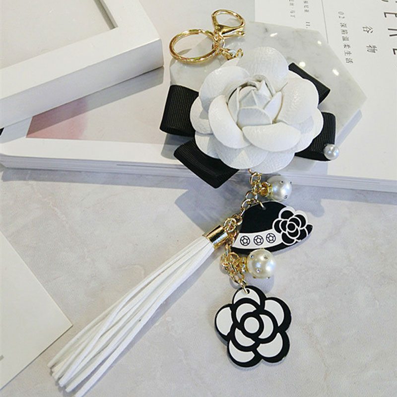 Luxury Black / White Leather Rose Keychain for Women Keychains Luggage & Travel Bags 