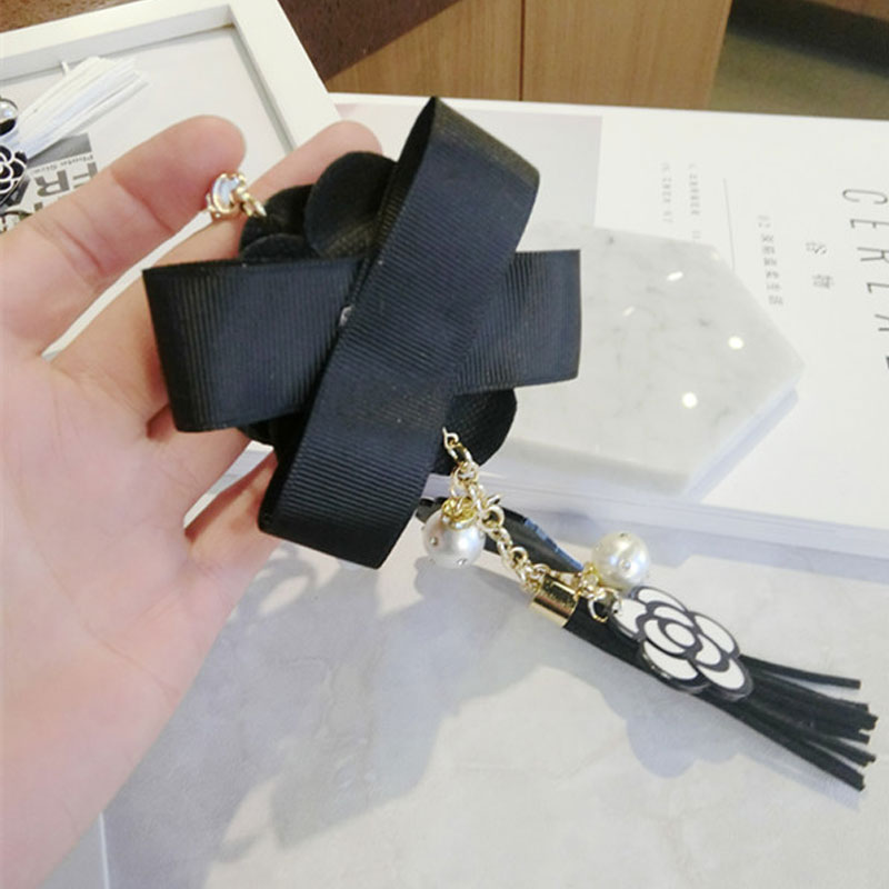 Luxury Black / White Leather Rose Keychain for Women Keychains Luggage & Travel Bags 