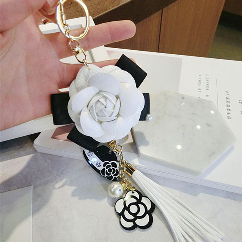 Luxury Black / White Leather Rose Keychain for Women Keychains Luggage & Travel Bags 