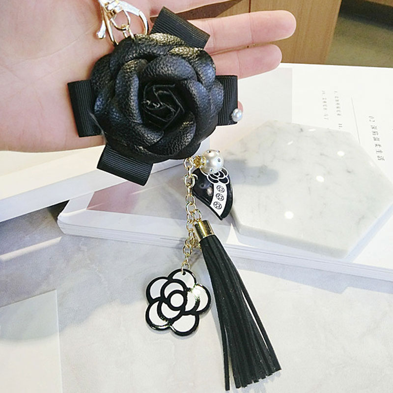 Luxury Black / White Leather Rose Keychain for Women