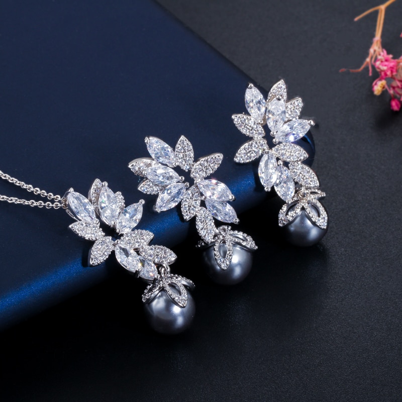 Women's Silver Classic Flower Pearl Jewelry Set