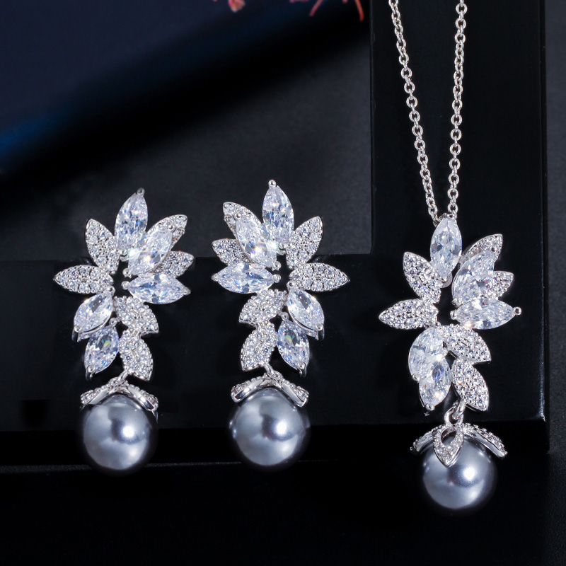 Women's Silver Classic Flower Pearl Jewelry Set