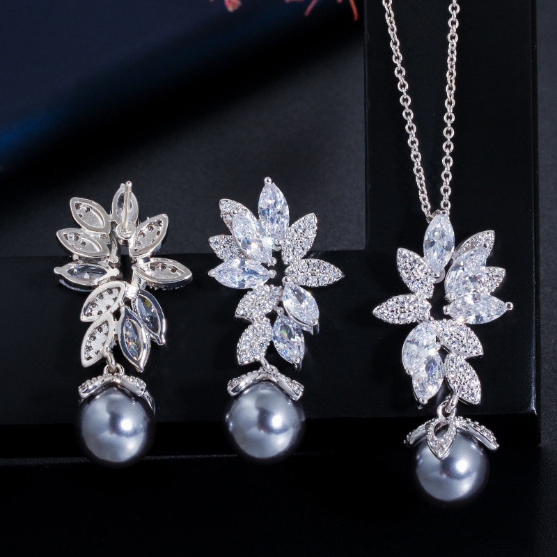 Women's Silver Classic Flower Pearl Jewelry Set