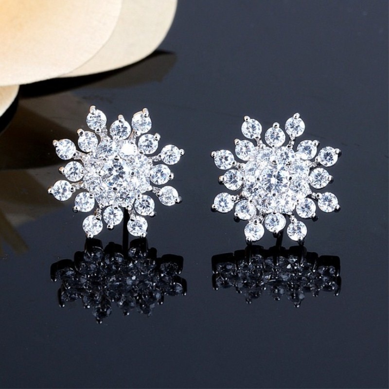 Women's Crystal Snowflake Shaped Earrings