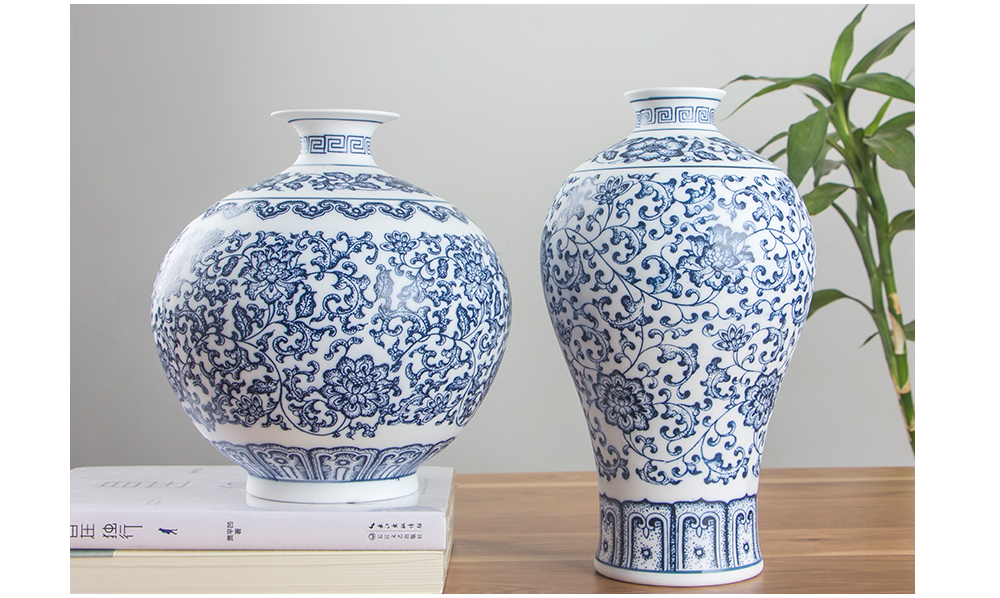 Floral Patterned Blue and White Vase