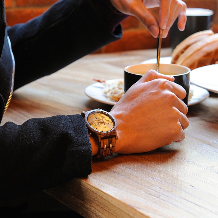 Vintage Style Round Wooden Men's Quartz Watch