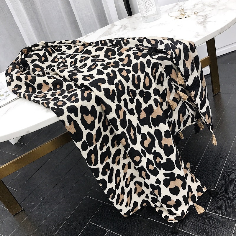 Women's Scarf in Leopard Print