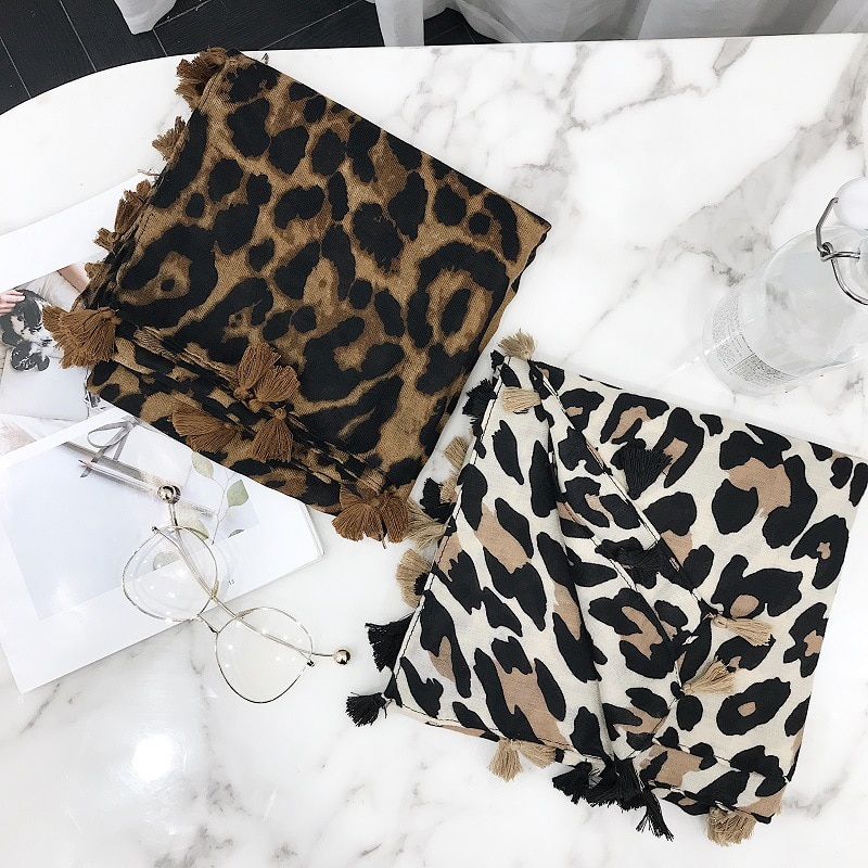 Women's Scarf in Leopard Print