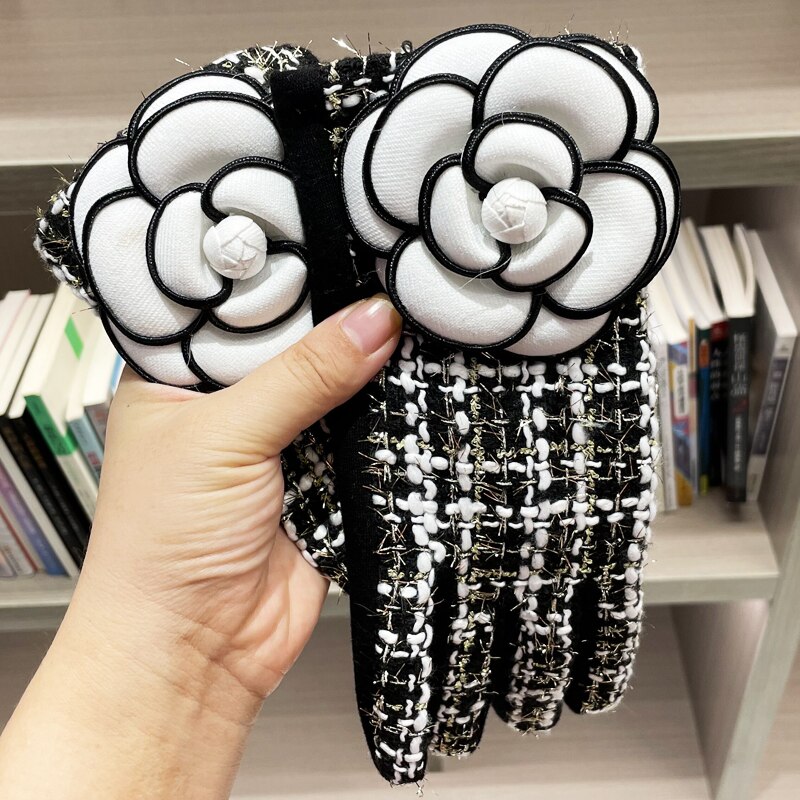 Women's Warm Flower Gloves