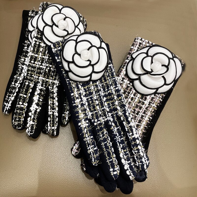 Women's Warm Flower Gloves