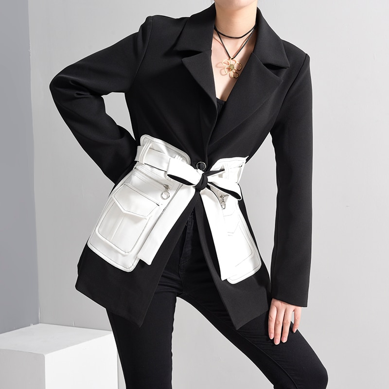 Women's Black Blazer White Pockets